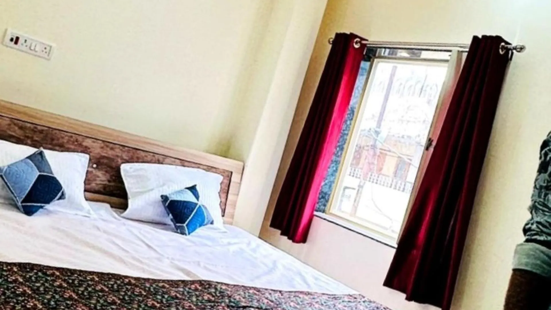 Hotel New Kashi Residency Varanasi Its Fully Ac Or Non Ac Room