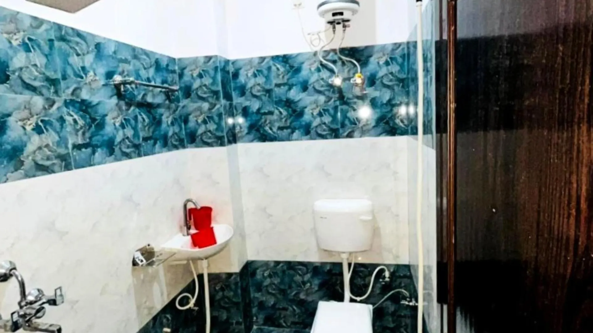 Hotel New Kashi Residency Varanasi Its Fully Ac Or Non Ac Room 3*,